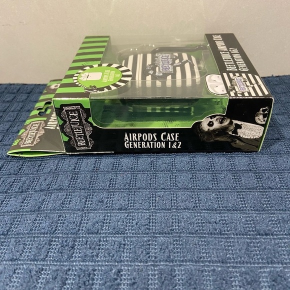 BEETLEJUICE AirPods Case Generation 1 & 2 - Picture 5 of 10
